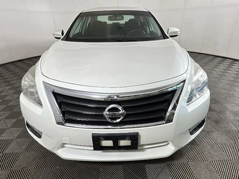 Used 2015 Nissan Altima 2.5 SV w/ Convenience Package FWD image 7