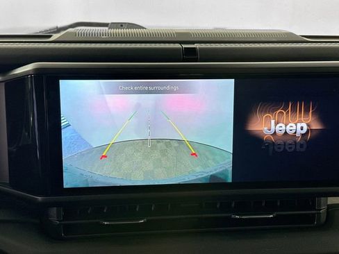 Used 2025 Jeep Wrangler Unlimited Sahara w/ Safety Group image 12