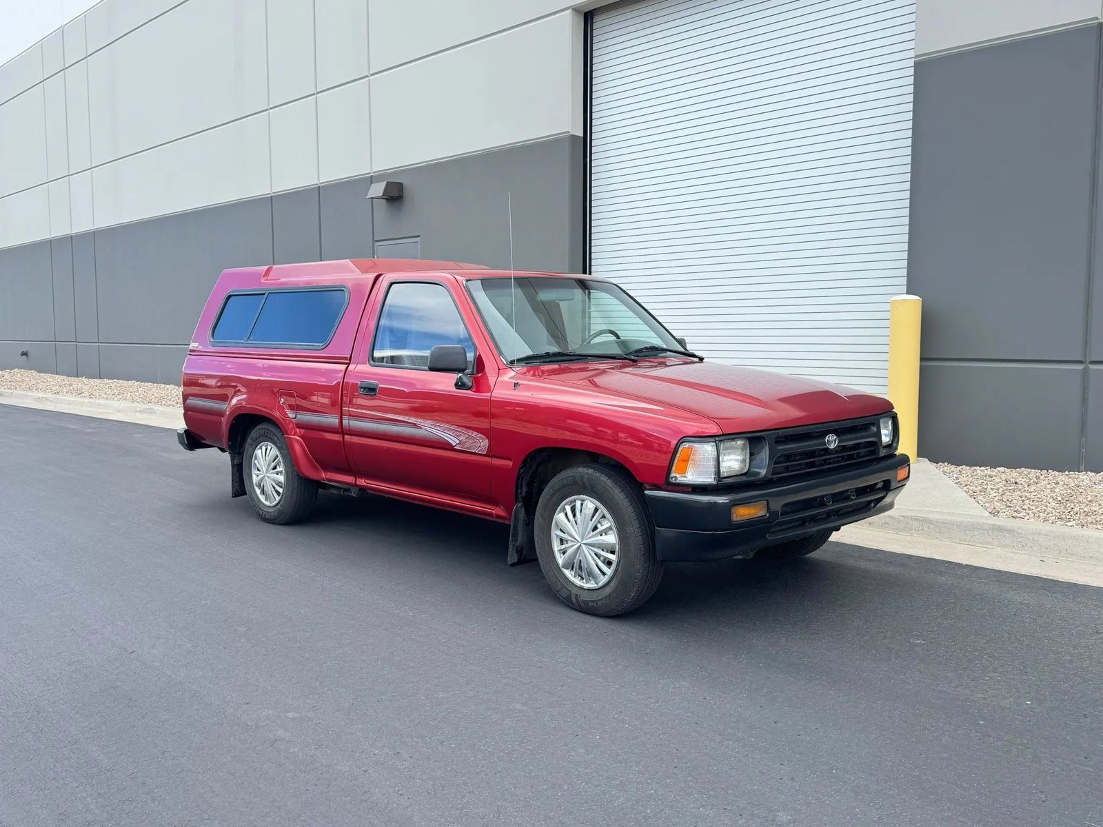 Used 1993 Toyota Pickup 2WD Regular Cab image 1