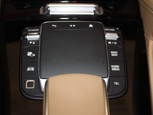 Used 2025 Mercedes-Benz GLS 450 4MATIC image 40