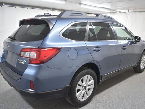 Used 2017 Subaru Outback 2.5i Premium AWD/4WD image 6