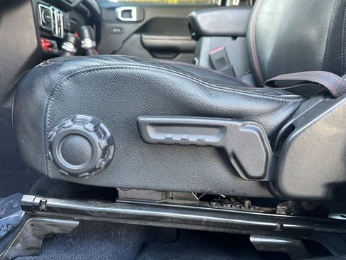 Used 2020 Jeep Wrangler Unlimited Rubicon image 14