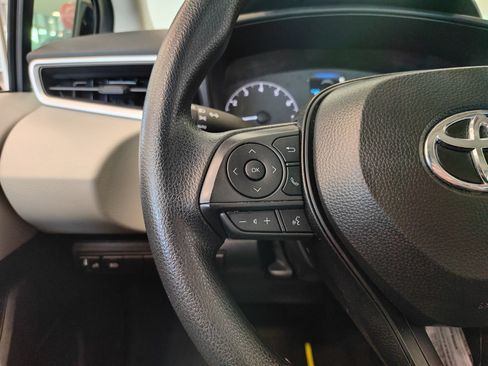 Used 2025 Toyota Corolla LE FWD image 9
