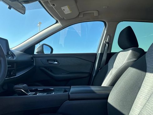 Certified 2023 Nissan Rogue SV FWD image 41
