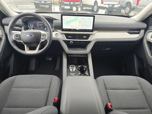 Used 2025 Ford Explorer Active AWD/4WD image 15