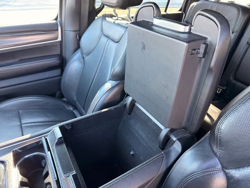 Used 2023 Jeep Wagoneer Series III w/ Preferred Equipment Group image 28