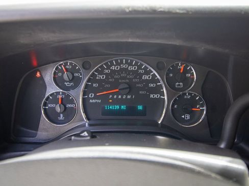 Used 2019 Chevrolet Express 3500 Extended w/ Driver Convenience Package RWD image 24