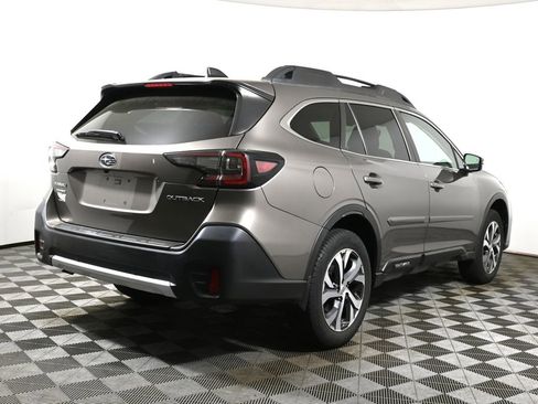 Used 2022 Subaru Outback Limited AWD/4WD image 6