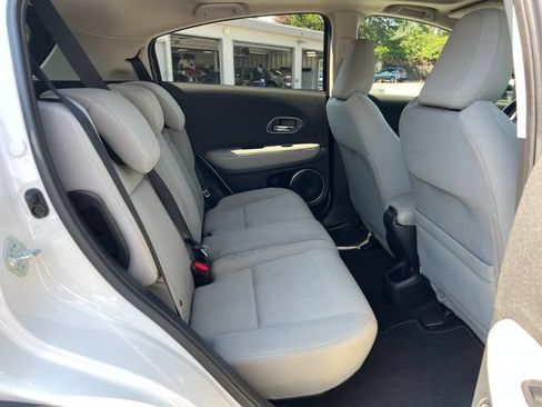 Used 2022 Honda HR-V EX image 10