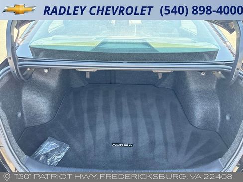 Used 2025 Nissan Altima 2.5 SV FWD image 14