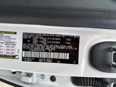 Used 2023 Lexus RX 350 Premium Plus w/ Cold Area Package AWD/4WD image 37