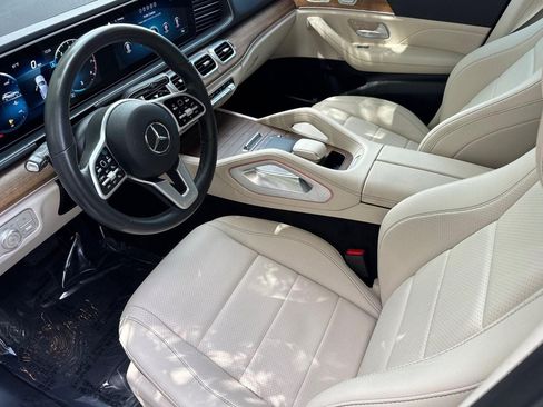 Used 2022 Mercedes-Benz GLE 350 4MATIC w/ Premium Package image 4
