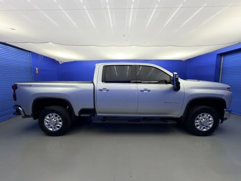 Used 2021 Chevrolet Silverado 2500 LTZ w/ LTZ Convenience Package AWD/4WD image 8