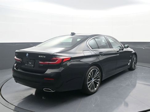 Used 2023 BMW 530e xDrive w/ Executive Package image 7
