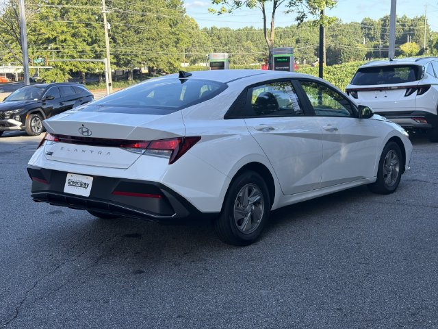New 2026 Hyundai Elantra SE FWD image 8