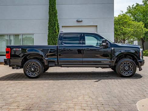 Used 2025 Ford F250 Platinum AWD/4WD image 4