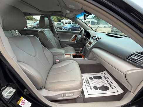 Used 2010 Toyota Camry XLE FWD image 10