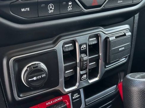 Used 2021 Jeep Gladiator Mojave AWD/4WD image 13