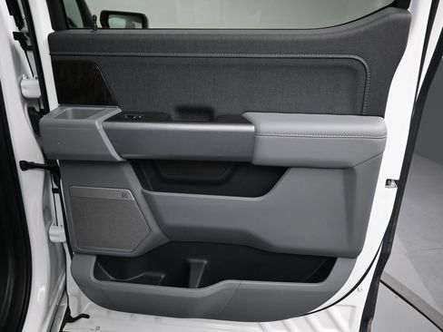 Used 2022 Ford F150 Lariat w/ Equipment Group 502A High image 40