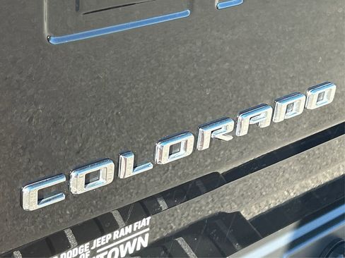 Used 2022 Chevrolet Colorado ZR2 w/ ZR2 Midnight Special Edition image 18