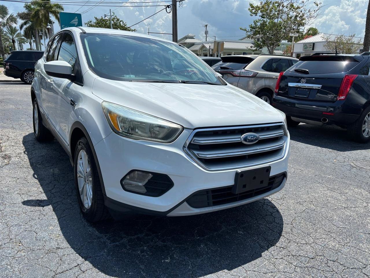 Used 2017 Ford Escape SE w/ SE Cold Weather Package FWD image 7