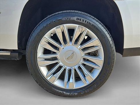 Used 2019 Cadillac Escalade Platinum image 28