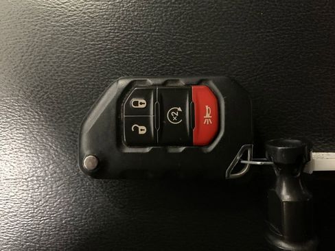 Used 2020 Jeep Gladiator Rubicon image 16