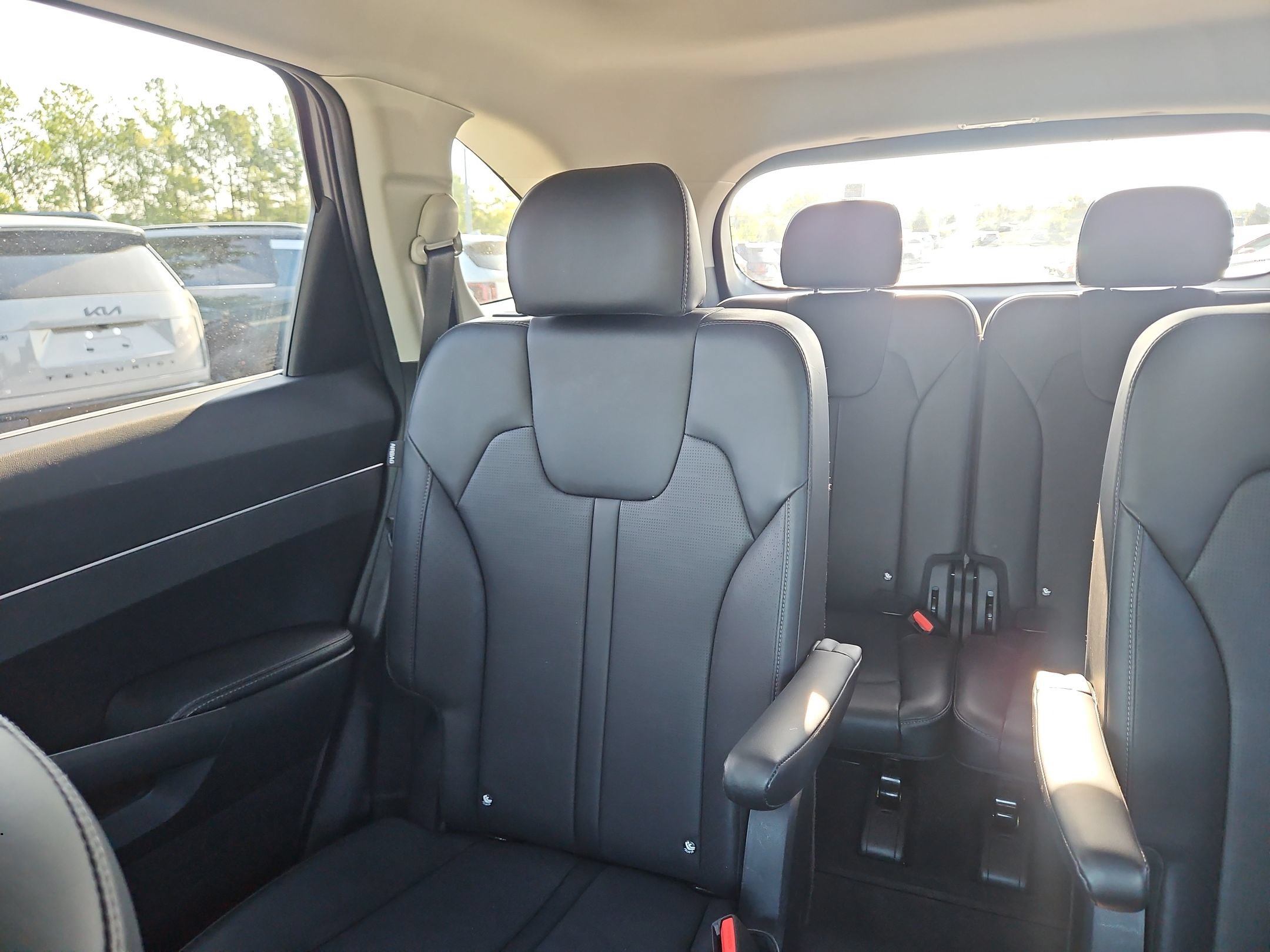 Used 2025 Kia Sorento EX w/ Panoramic Sunroof Package FWD image 36