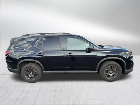 Used 2025 Honda Pilot TrailSport image 7