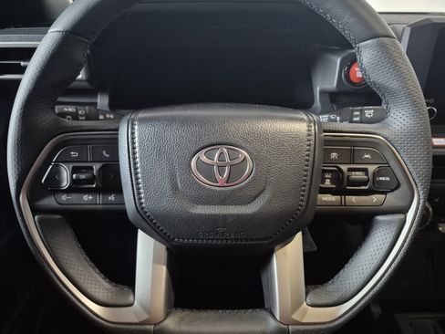 New 2026 Toyota 4Runner 4WD image 18