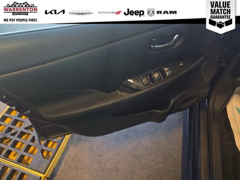 Used 2019 Nissan Leaf SV FWD image 5
