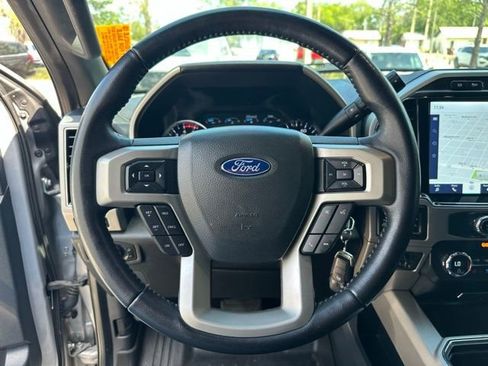 Used 2022 Ford F250 Lariat w/ Black Appearance Package image 12