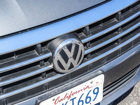 Used 2019 Volkswagen Jetta SEL image 16