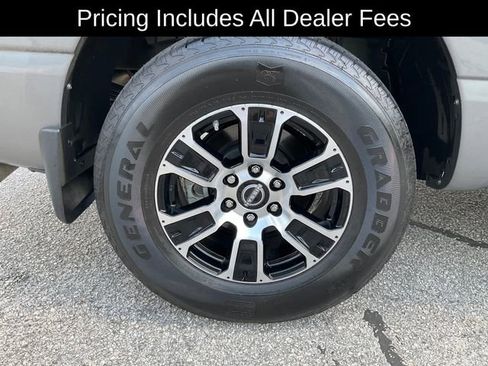 Used 2024 Nissan Titan SV w/ SV Convenience Package RWD image 24