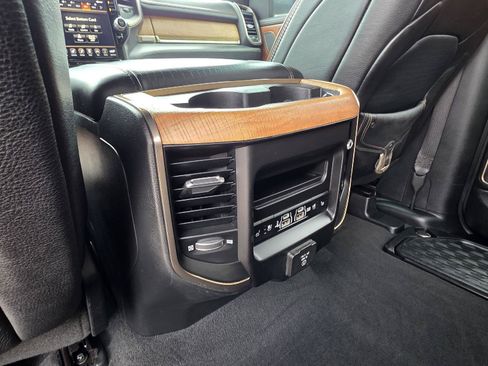 Used 2019 RAM 1500 Limited AWD/4WD image 40