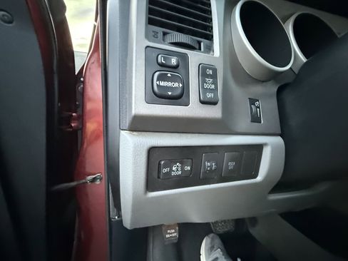 Used 2010 Toyota Tundra 2WD Double Cab image 24