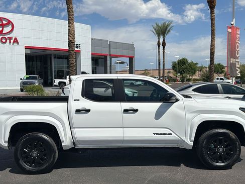 Used 2026 Toyota Tacoma SR5 RWD image 10