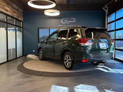 Used 2024 Subaru Forester Premium AWD/4WD image 5