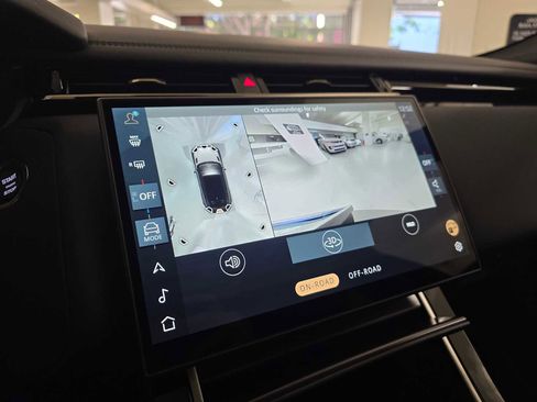 New 2026 Land Rover Range Rover Velar Dynamic SE image 29