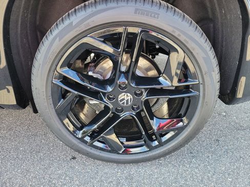 New 2026 Volkswagen Tiguan SE R-Line FWD image 27