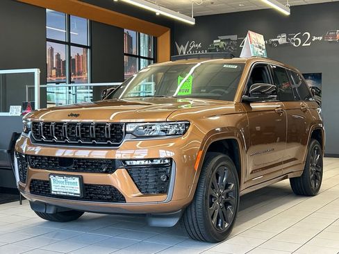 New 2026 Jeep Grand Cherokee Limited AWD/4WD image 2