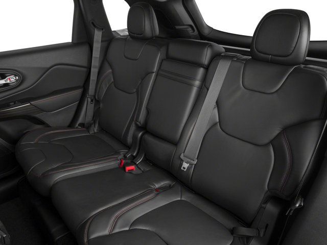Used 2016 Jeep Cherokee Trailhawk w/ Comfort/Convenience Group AWD/4WD image 17
