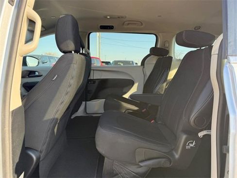 Used 2024 Chrysler Voyager LX image 11