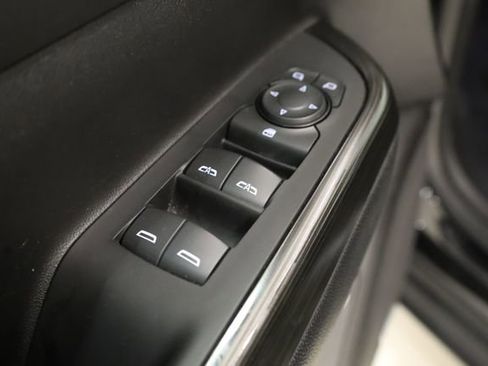 Used 2023 GMC Acadia SLT image 18