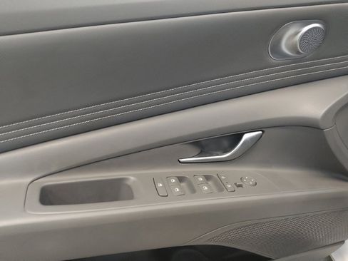 Used 2022 Hyundai Elantra SEL w/ Convenience Package FWD image 27
