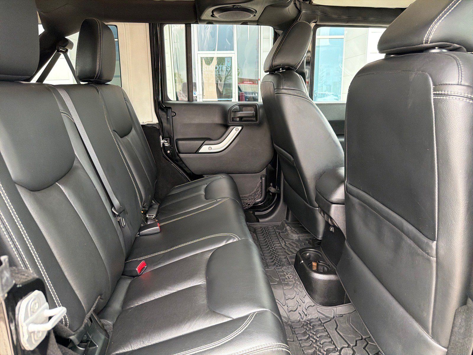 Used 2014 Jeep Wrangler Unlimited Rubicon w/ Connectivity Group AWD/4WD image 21