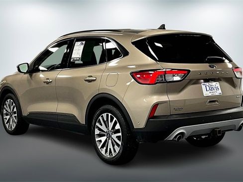 Used 2020 Ford Escape Titanium image 4