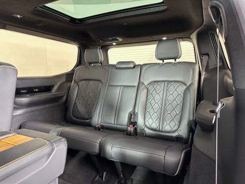 Used 2022 Jeep Grand Wagoneer Series III image 35