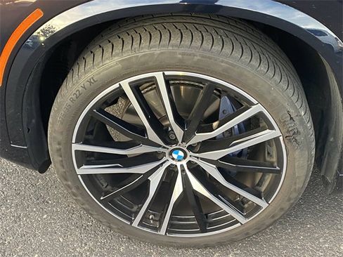 Used 2023 BMW X5 xDrive40i w/ M Sport Package image 4