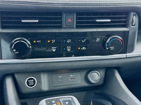 Used 2021 Nissan Rogue S image 12